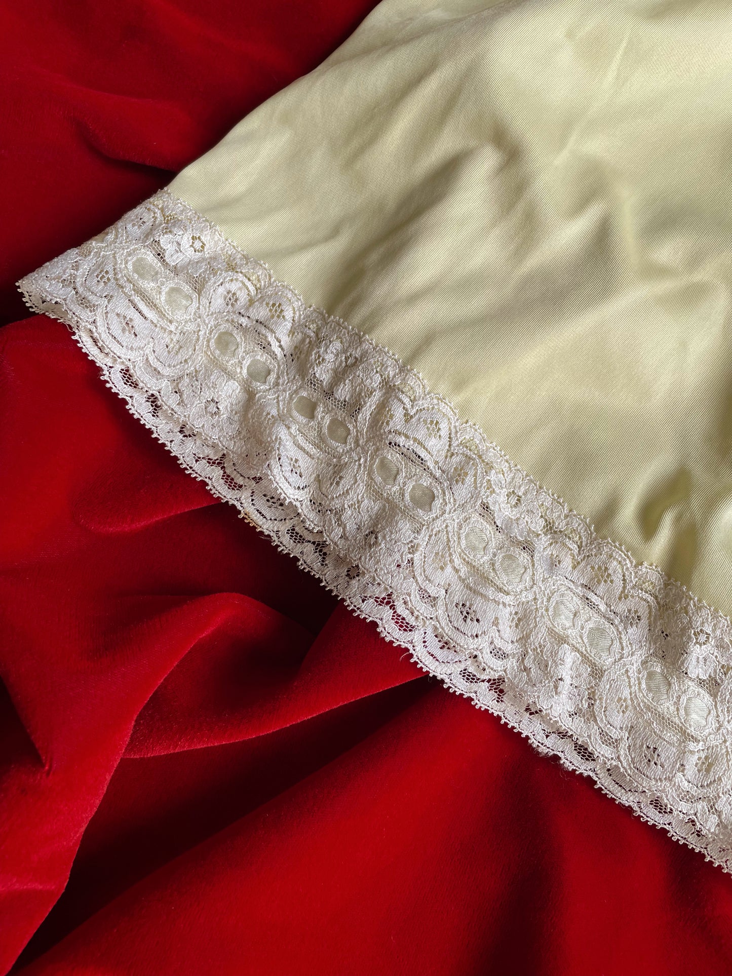 VINTAGE YELLOW SLIP SKIRT WITH WHITE TRIM