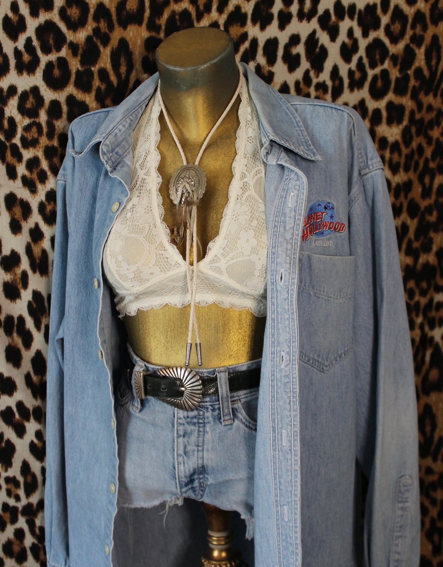 VINTAGE 90s PLANET HOLLYWOOD LONDON BUTTON-UP