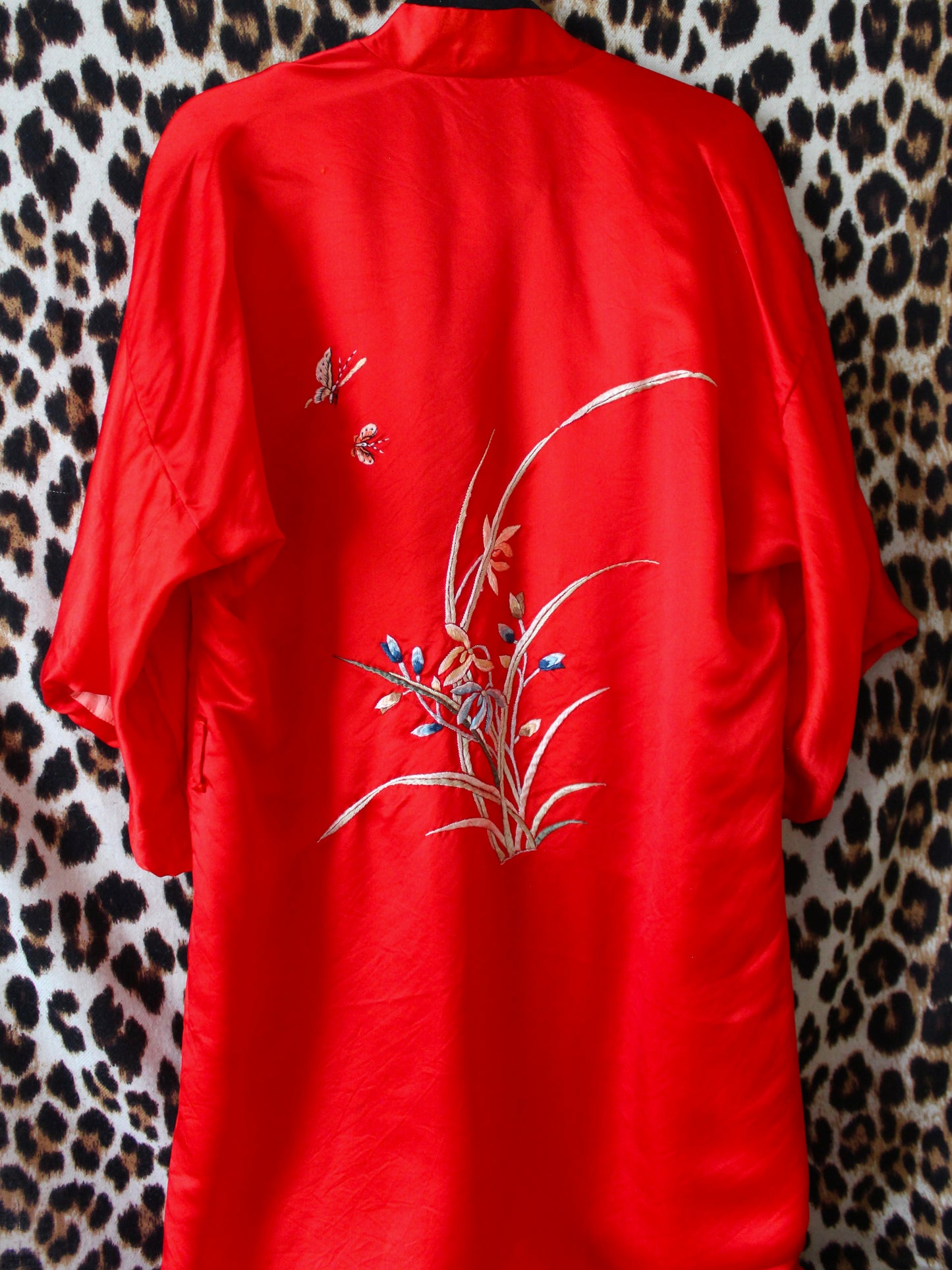 VINTAGE 100% SILK KIMONO