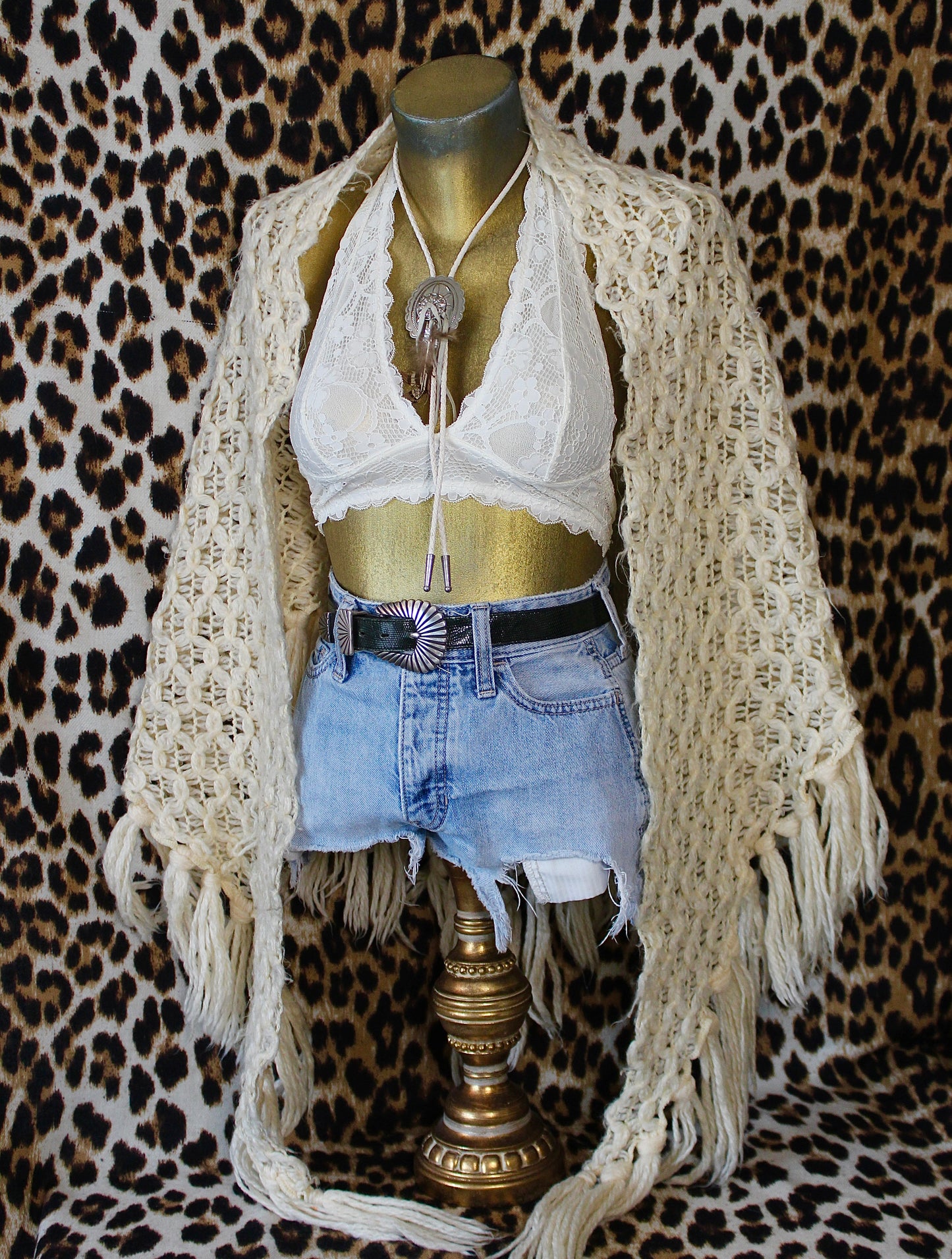 CREAM KNITTED FRINGE SHAWL