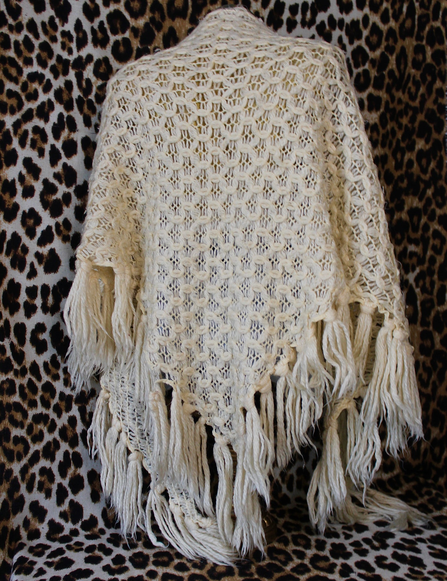 CREAM KNITTED FRINGE SHAWL