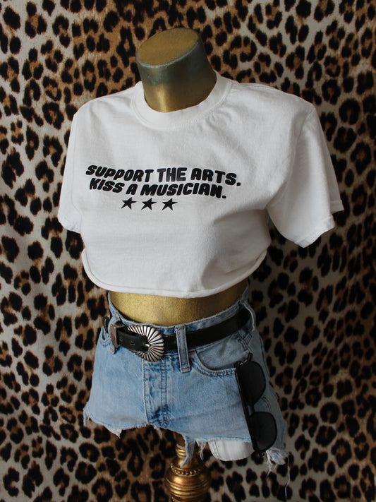KISS A MUSICIAN TEE