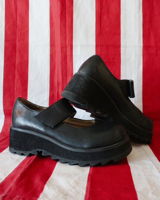 VINTAGE 90s MARY JANE PLATFORMS