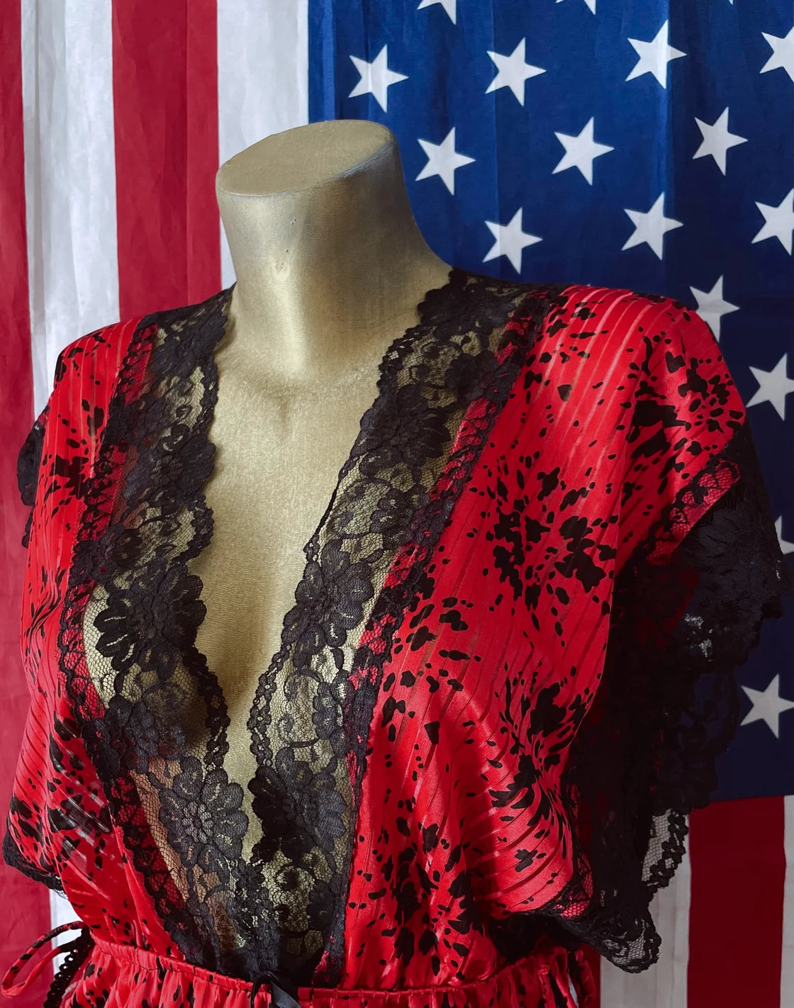 VINTAGE SEXY LACE TOP