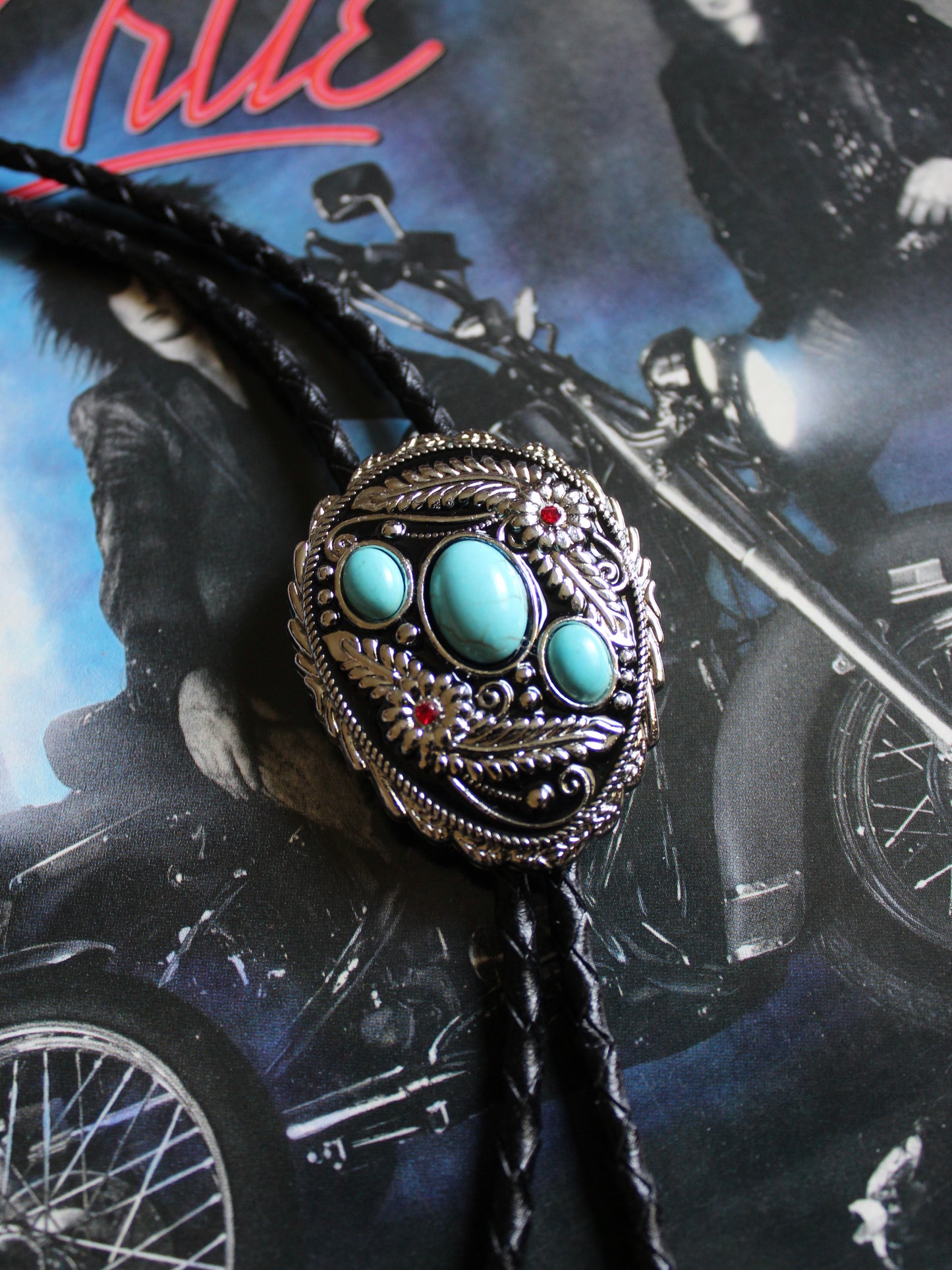 TRIPLE STONE BOLO TIE