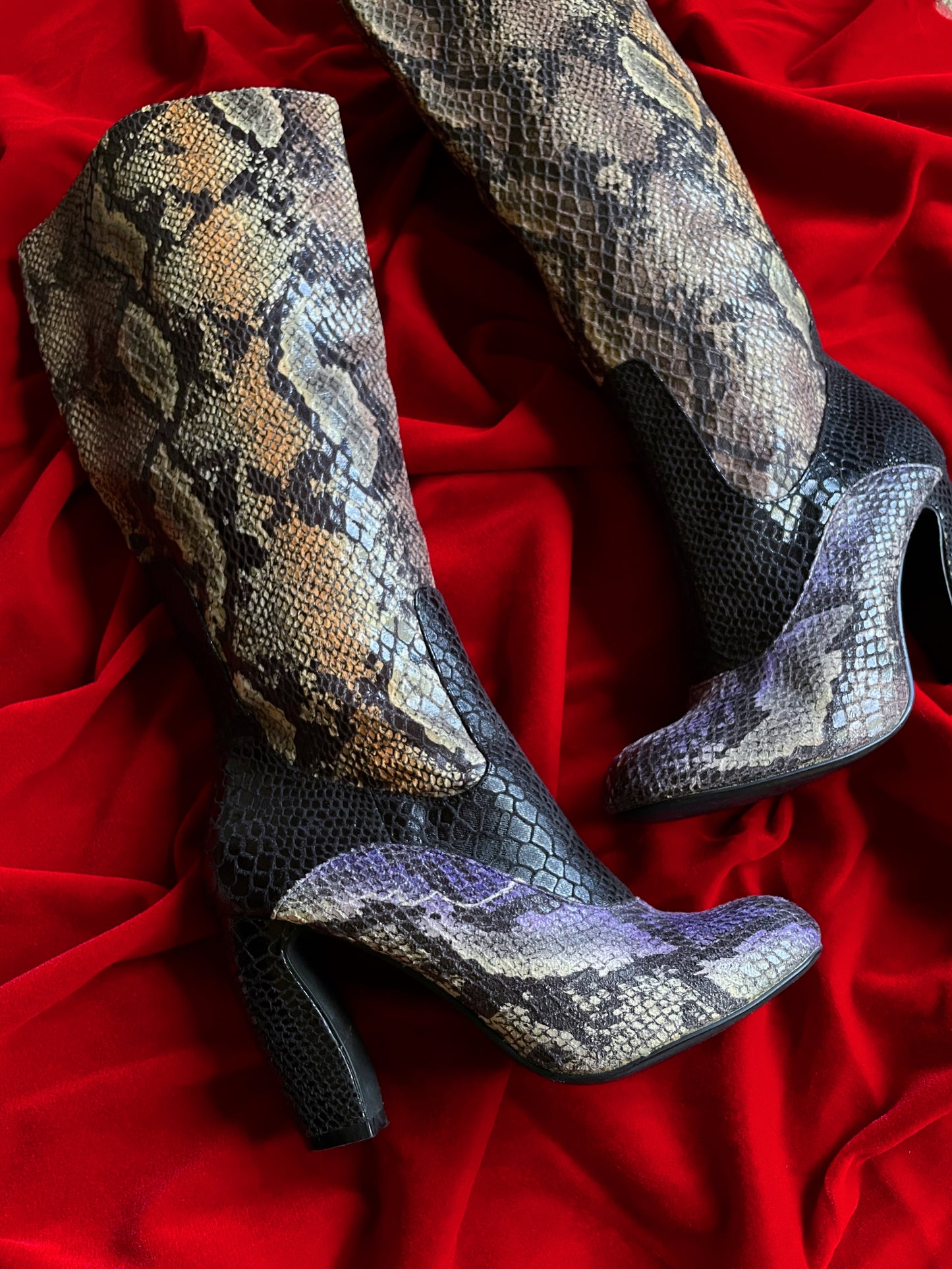 SNAKE PRINT KNEE-HIGH BOOTS