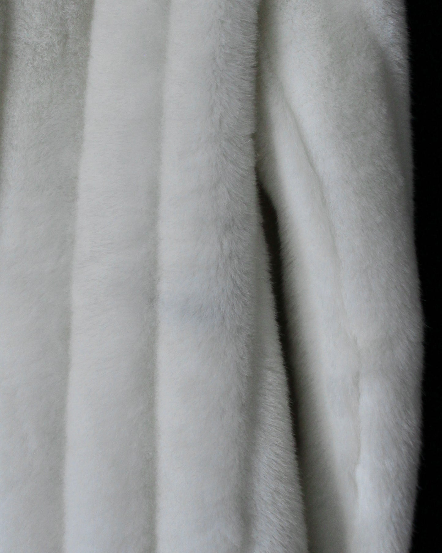 VINTAGE LUXURY WHITE FAUX FUR COAT