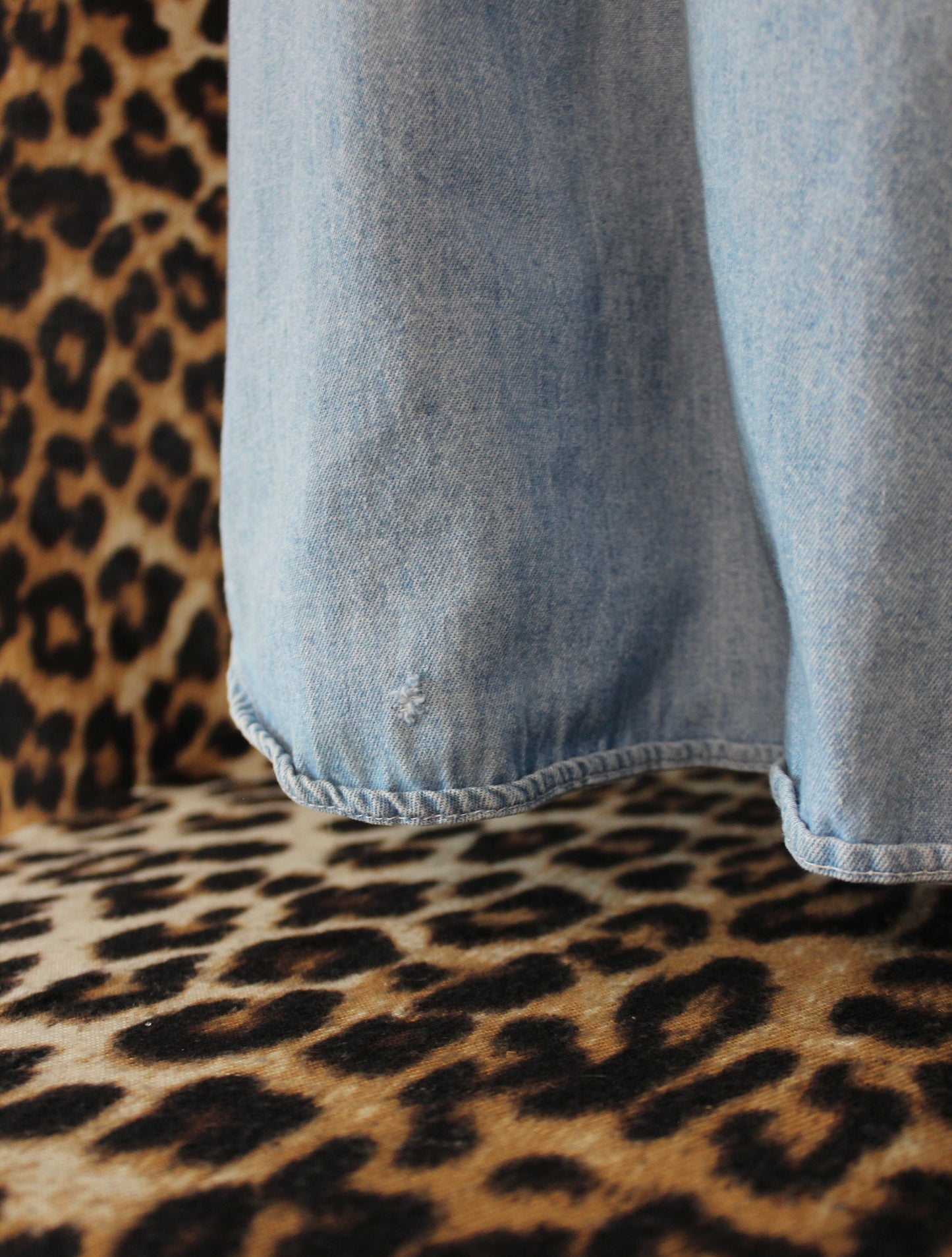 VINTAGE 90s PLANET HOLLYWOOD LONDON BUTTON-UP