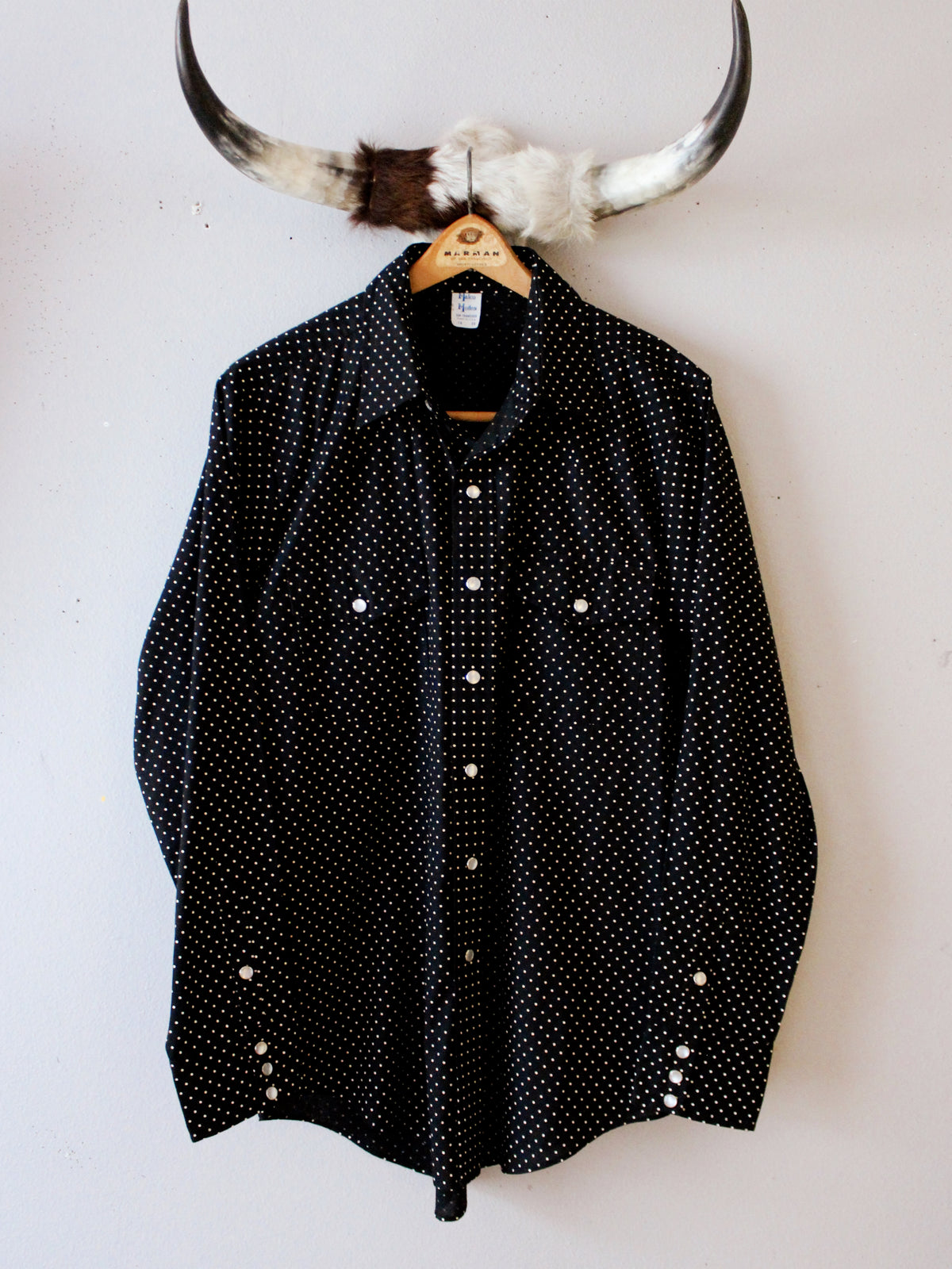 VINTAGE MICRO POLKA DOT PEARL SNAP BUTTON-UP