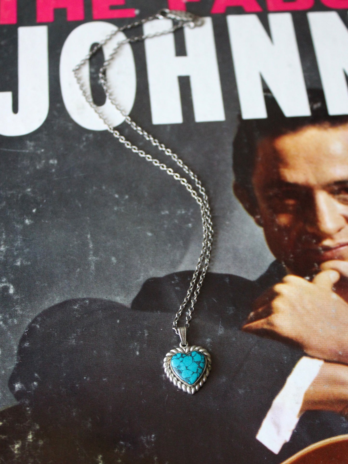 VINTAGE MINI HEART NECKLACE