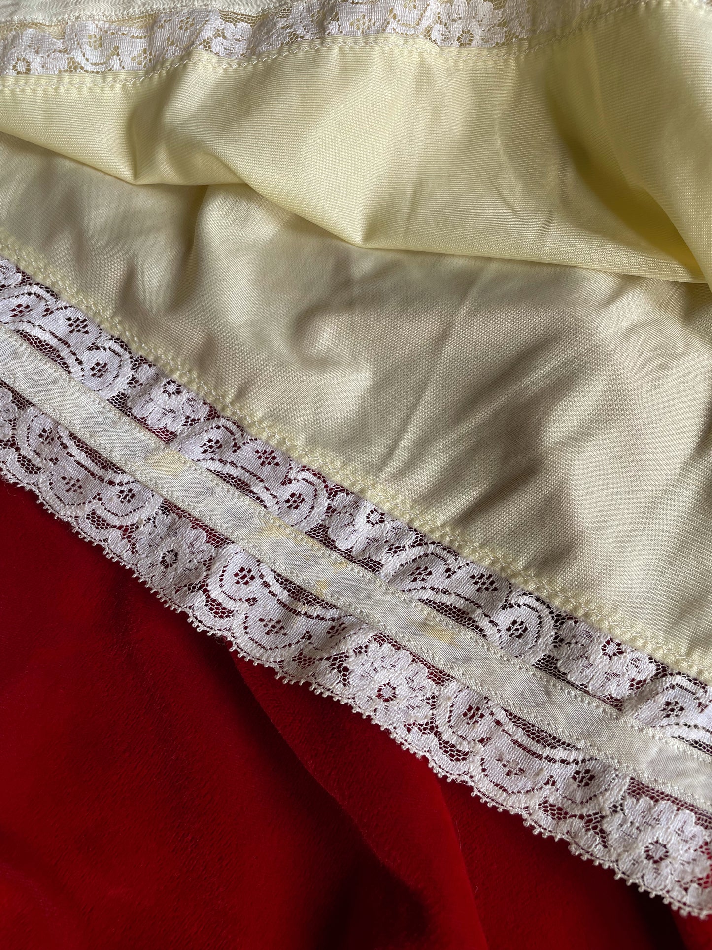 VINTAGE YELLOW SLIP SKIRT WITH WHITE TRIM