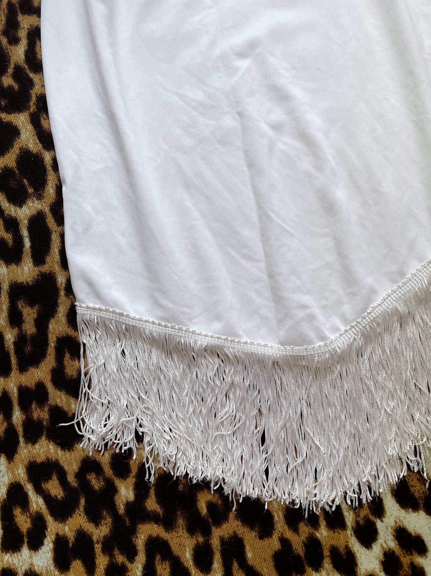 VINTAGE WHITE FRINGE SKIRT