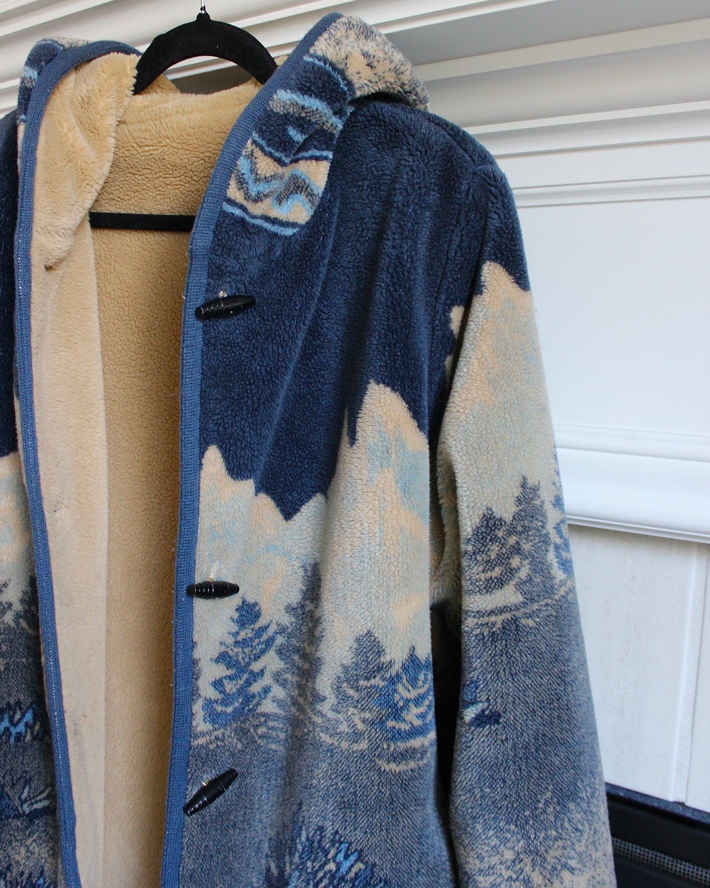 MOUNTAINSCAPE FLEECE COAT