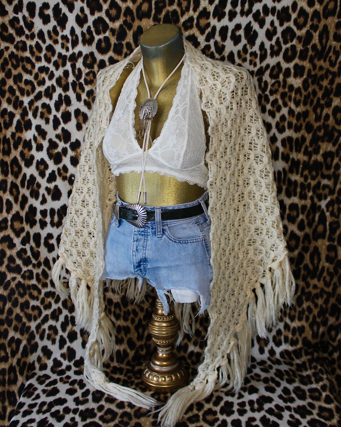 CREAM KNITTED FRINGE SHAWL