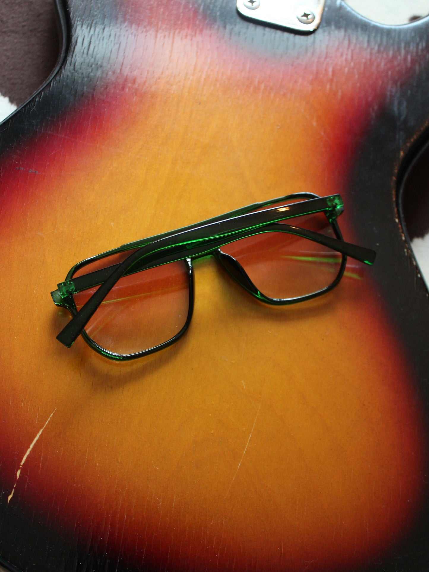 GREEN FRAME AVIATORS