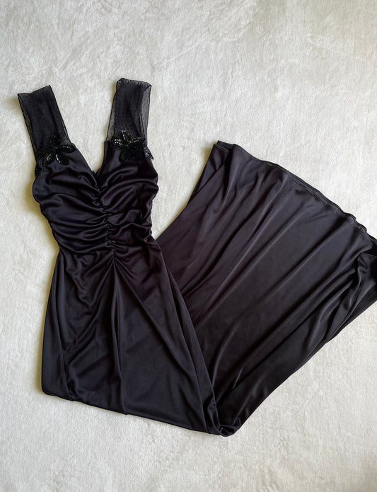VTG 1970’S LONG COOL WOMAN IN A BLACK DRESS