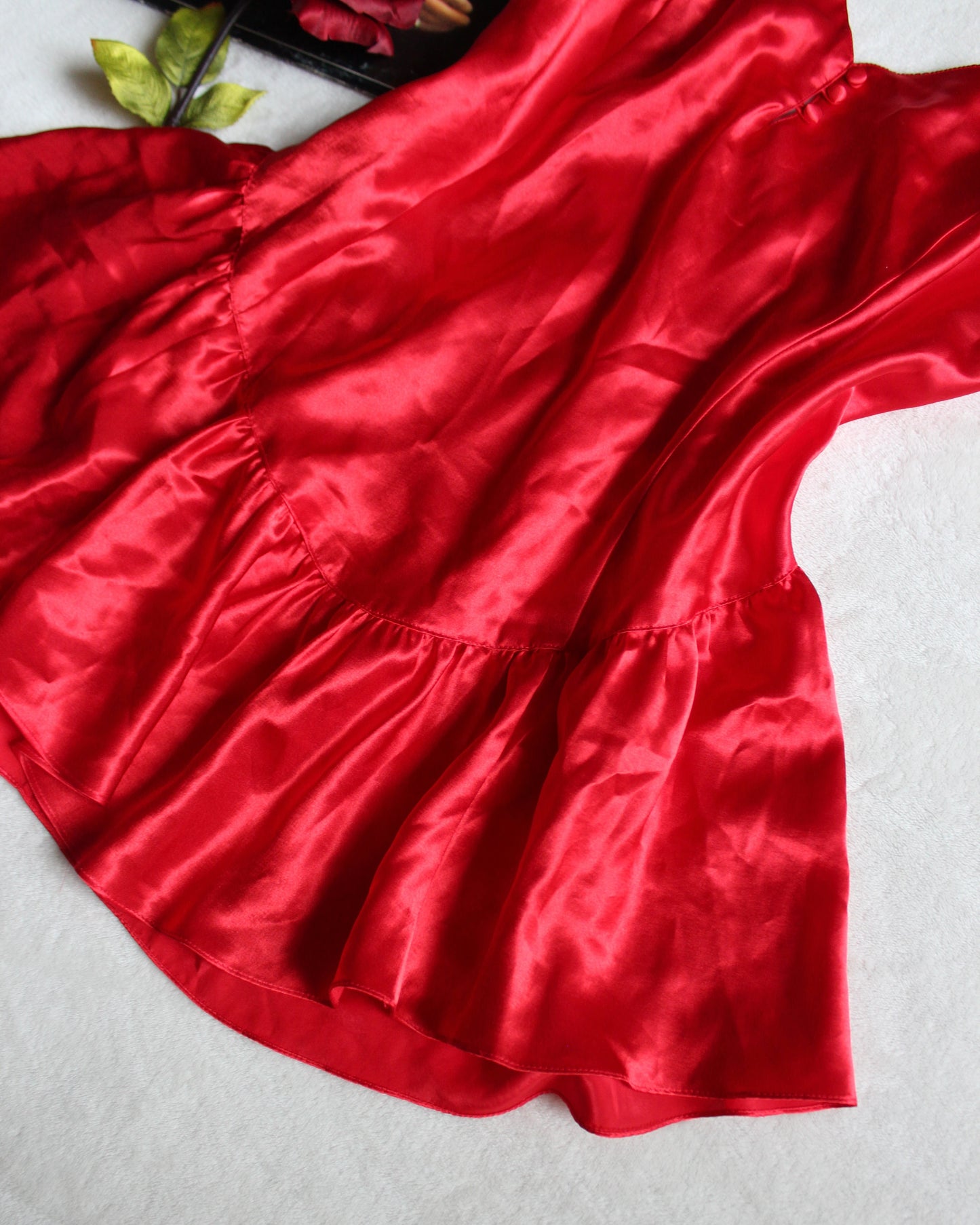 VINTAGE SILKY RED SLIP