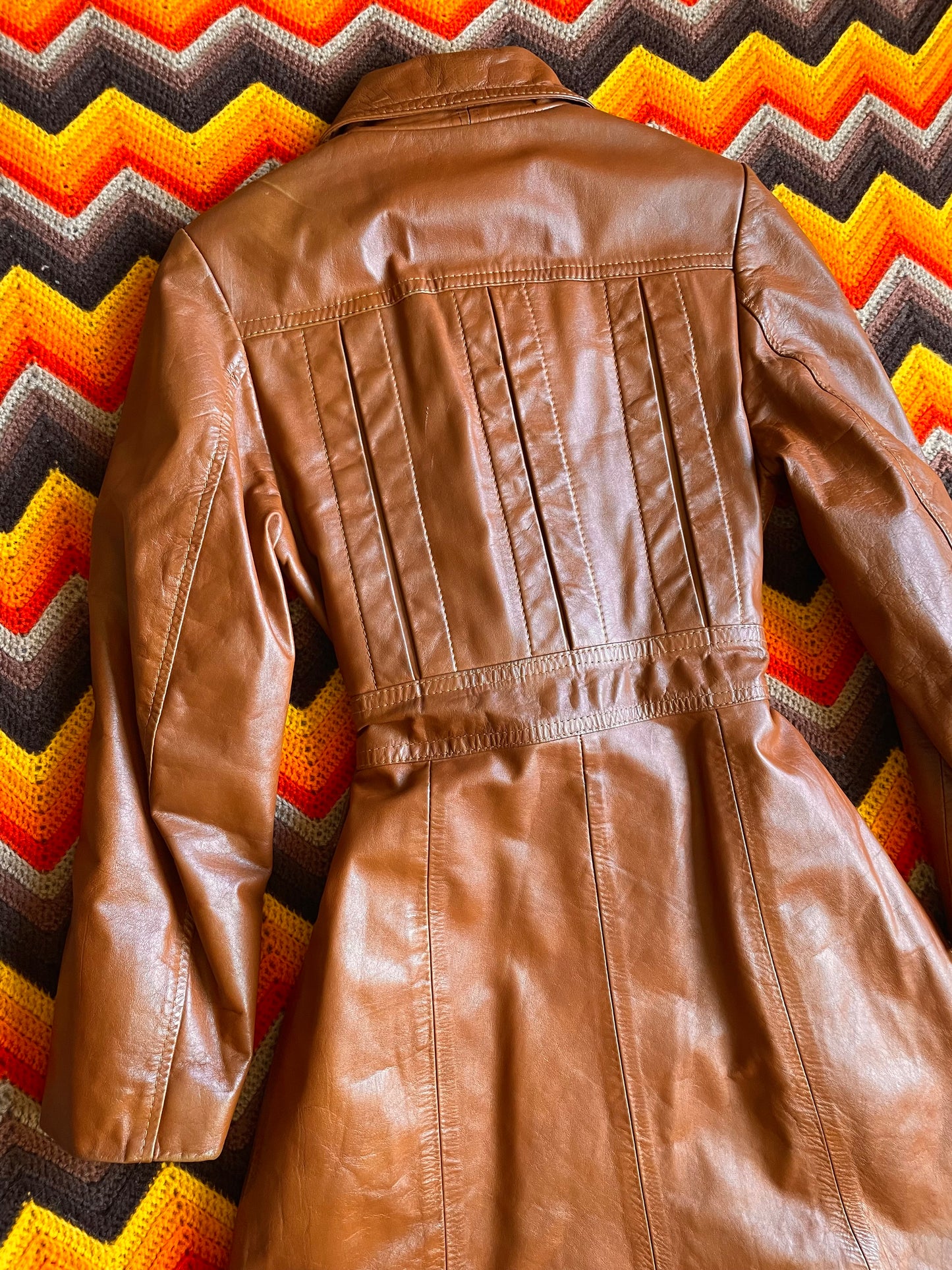 VINTAGE 70s LEATHER TRENCH