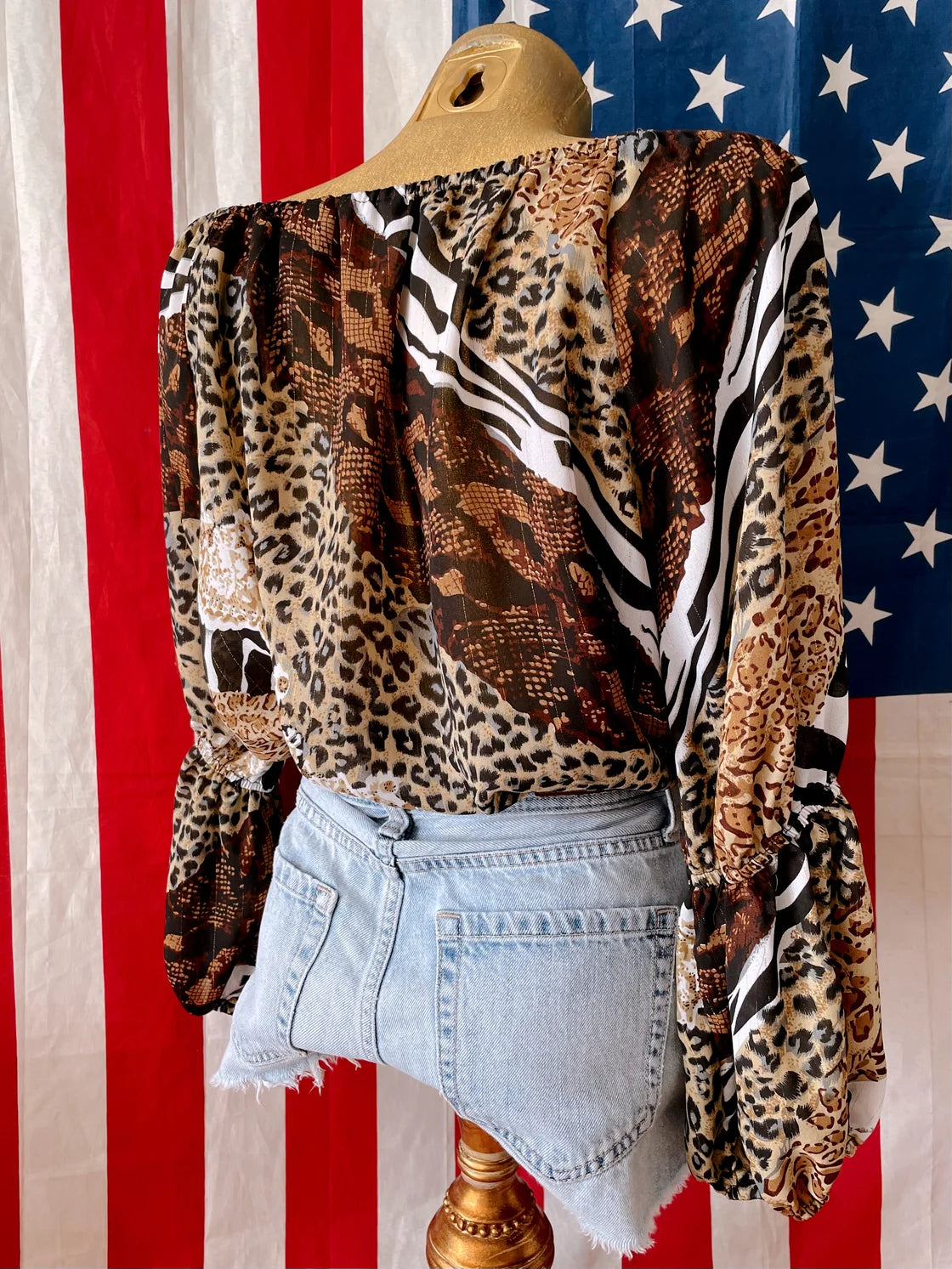 THE WELCOME TO THE JUNGLE TOP