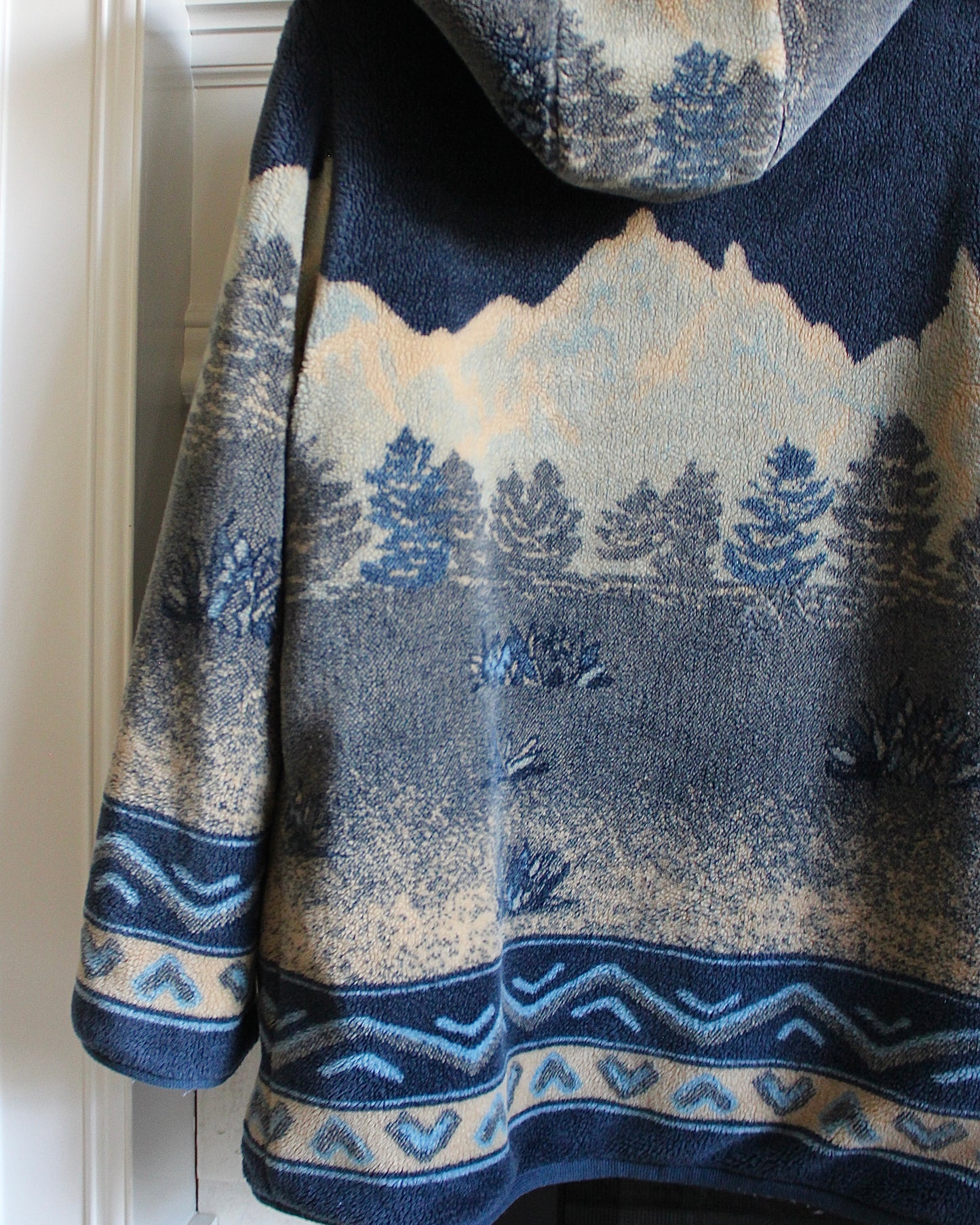 MOUNTAINSCAPE FLEECE COAT