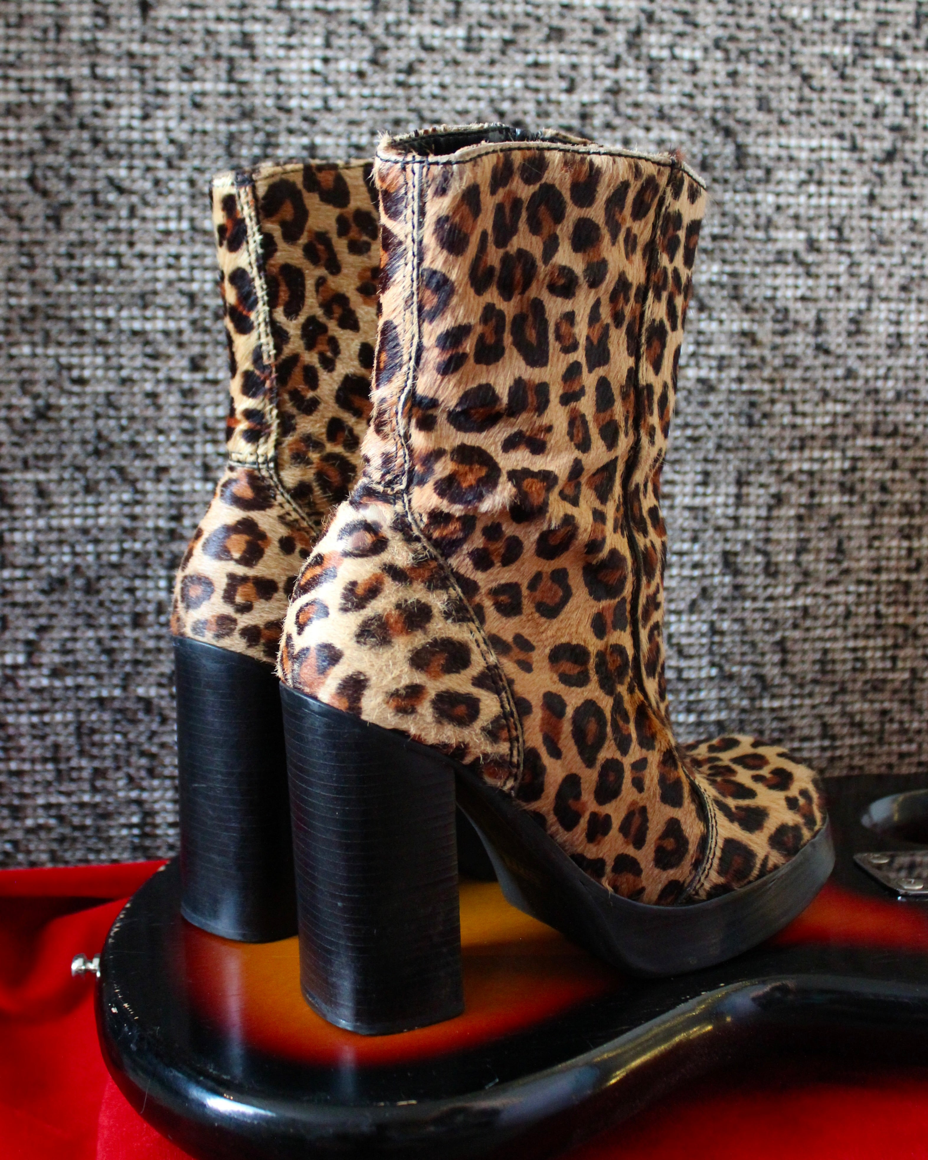 RARE 90 S STEVE MADDEN LEOPARD PLATFORM BOOTS THUNDERSTRUCK