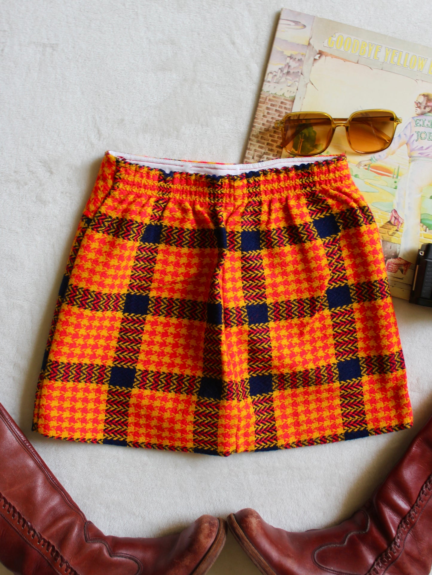 VINTAGE 1970s HOUNDSTOOTH SKORT
