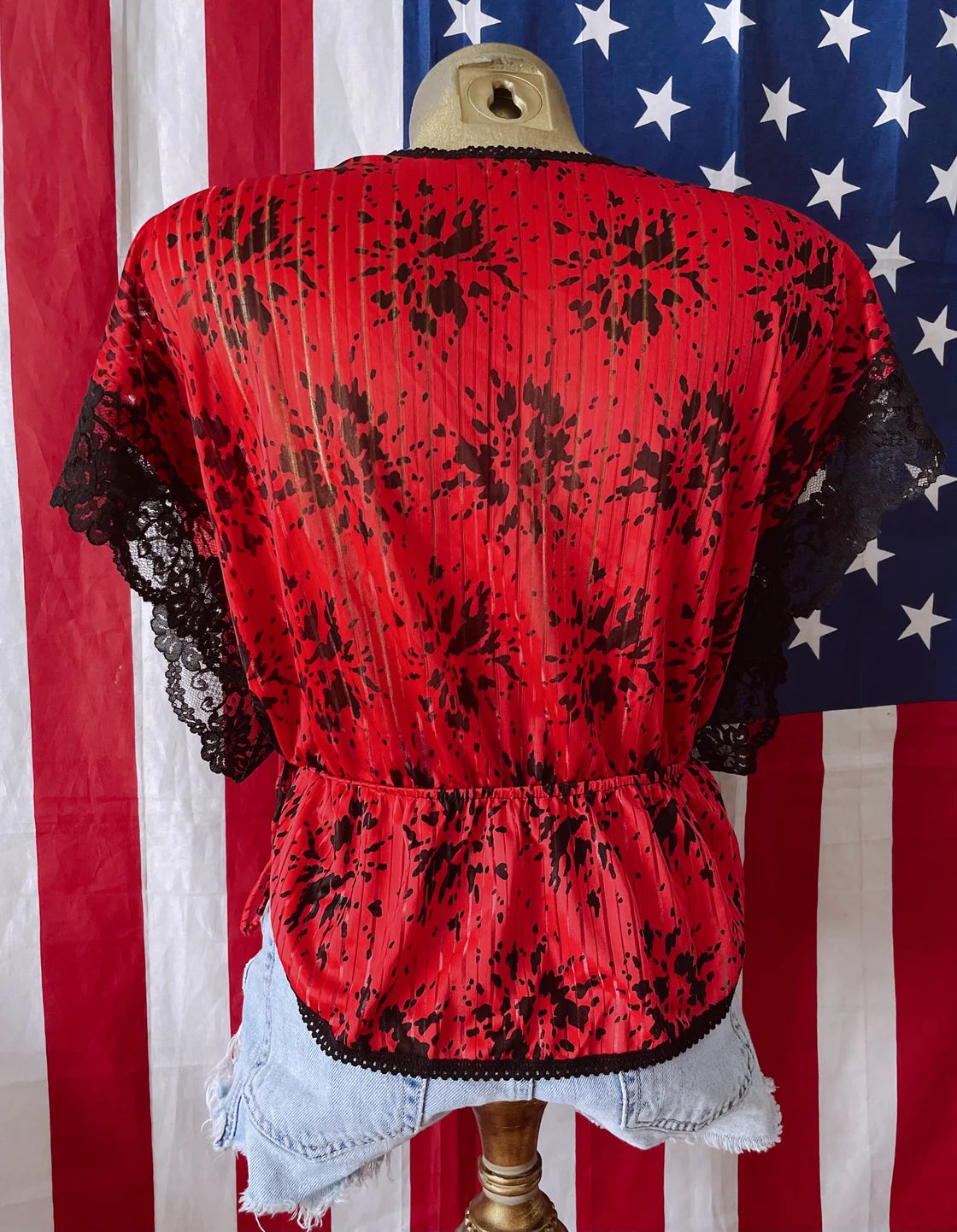 VINTAGE SEXY LACE TOP