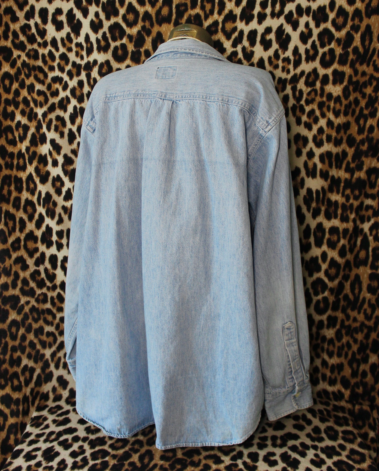 VINTAGE 90s PLANET HOLLYWOOD LONDON BUTTON-UP