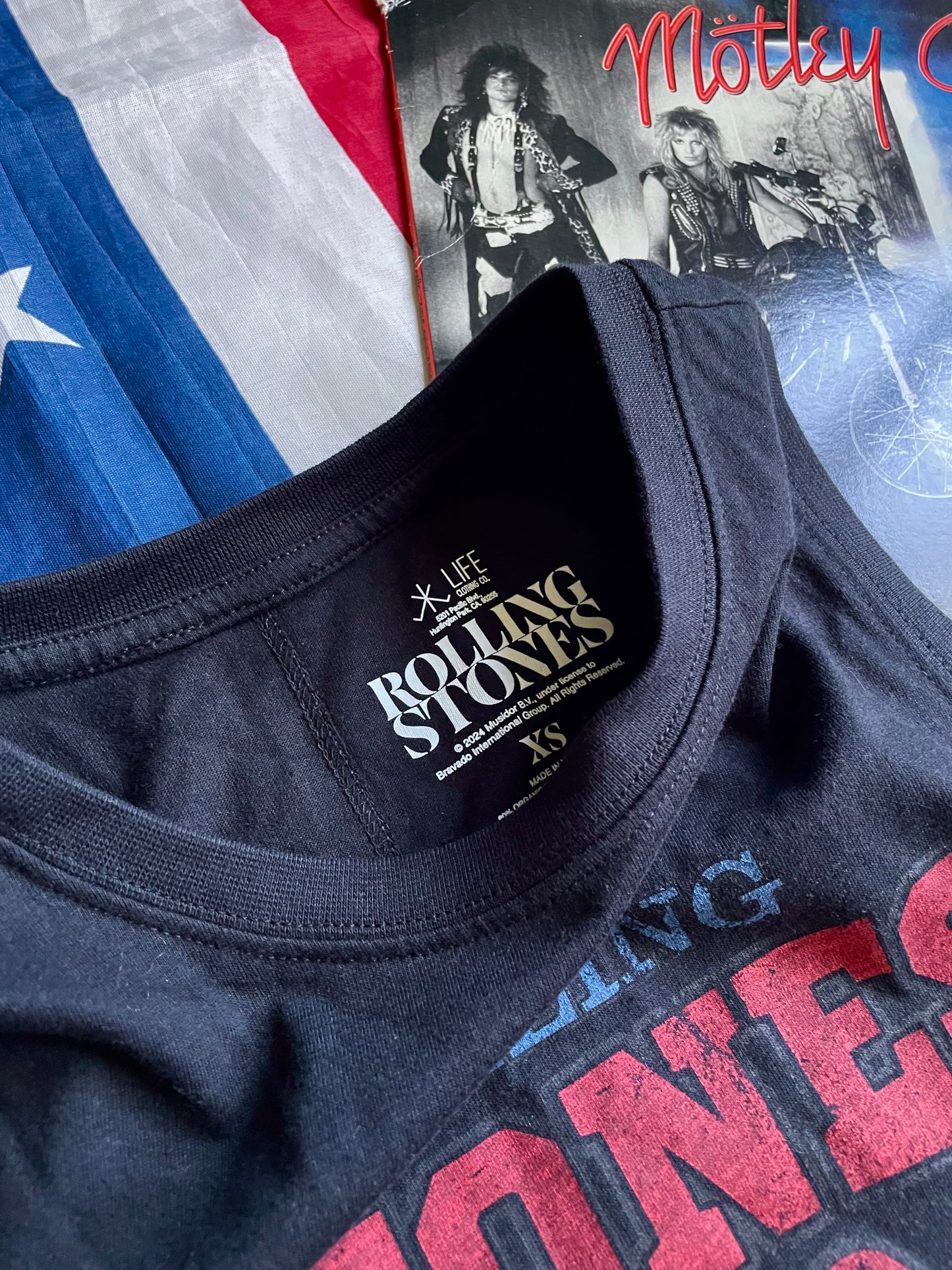 CROPPED STONES FLAG TONGUE TANK