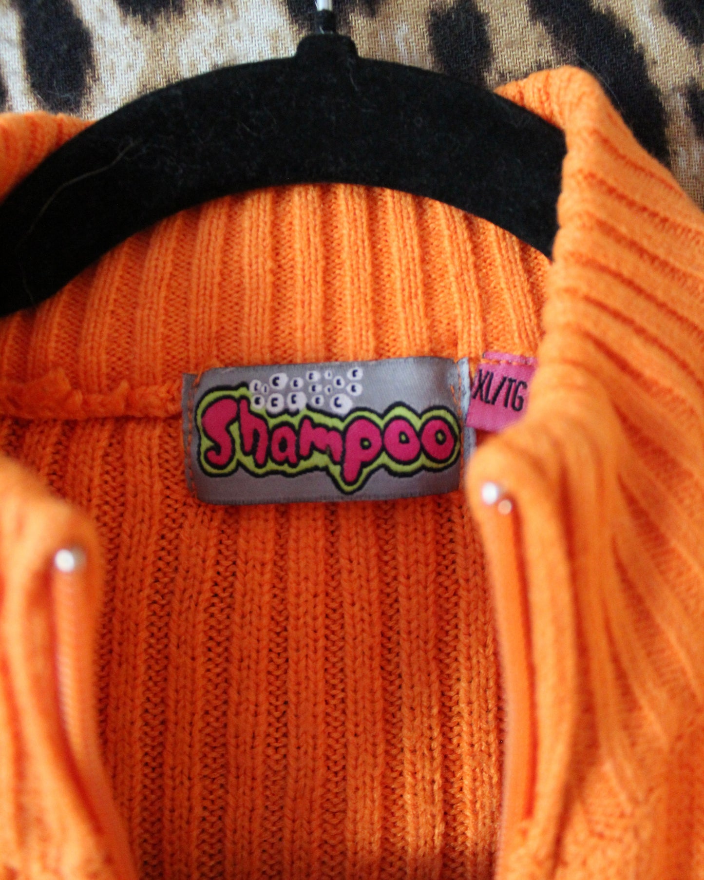 VINTAGE 90’S/Y2K ORANGE ZIP UP SWEATER