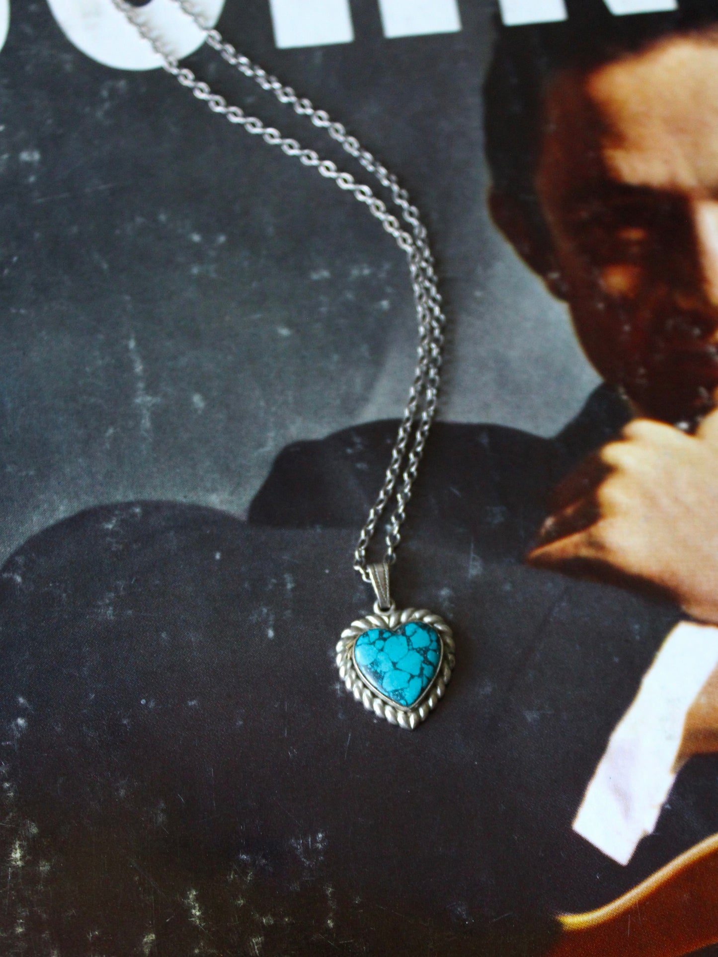 VINTAGE MINI HEART NECKLACE